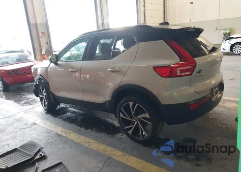 2021 Volvo Xc40 T5 R-Design из США, поврежденный, VIN YV4162UM9M2608943